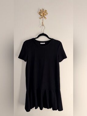 ZARA Black Short-Sleeve Textured Shift Dress - Size S